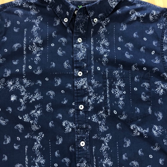 American Eagle Button Down Shirt Size Large EUC - Picture 3 of 8